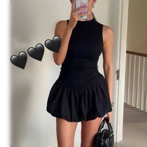 BLOGGER'S FAVE —  Zara Open Back Ribbed
Balloon Dress with high neck - Picture 7 of 16